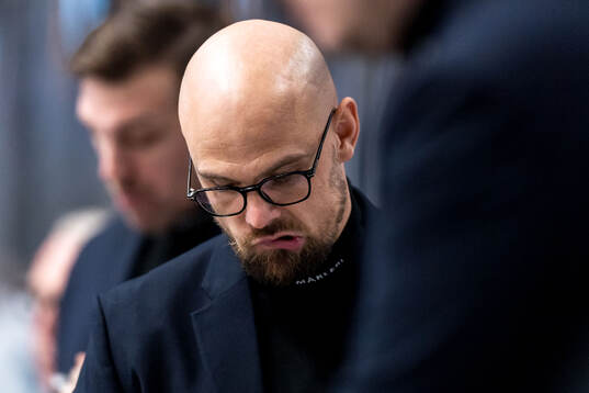 Karlskogas tränare Dennis Hall