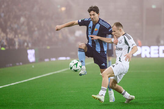 Gustav Wikheim of Djurgården and Patryk Kun of Legia Warszawa
