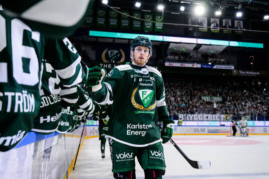 Färjestads Marcus Westfält jublar