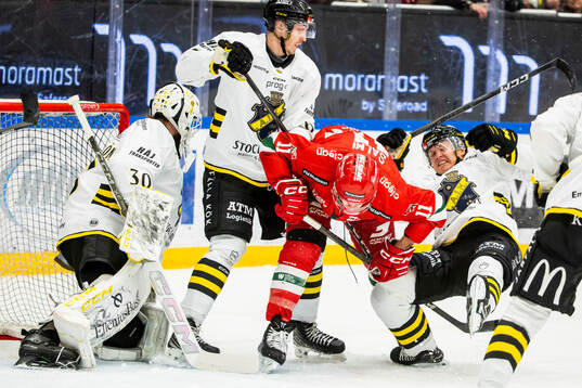 Moras Gustav Salmi-Lilja och AIKs Tom Hedberg