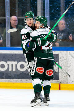 Melker Eriksson och William Fransson jublar