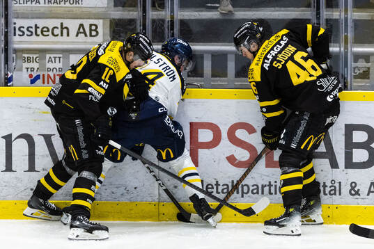 Södertäljes Jacob Dahlström mot Västerås Jimmie