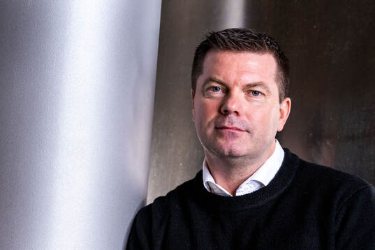Häckens nya tränare Jens Gustafsson poserar för ett porträtt den 27 december 2024 i Stockholm. 