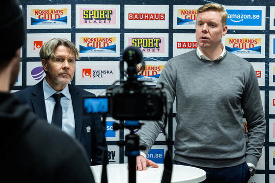 Linköpings tränare Anders Karlsson och HV71s tränare