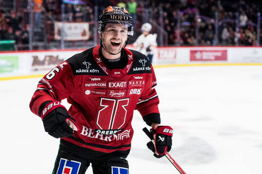 Örebros Filip Berglund jublar