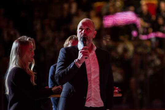 Tommy Sjödin får sin vepa hissad