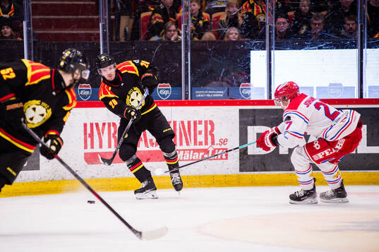 Brynäs Johannes Kinnvall och Timrås Oliver Johansson