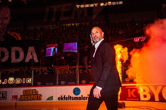 Tommy Sjödin gör entré till sin hyllning