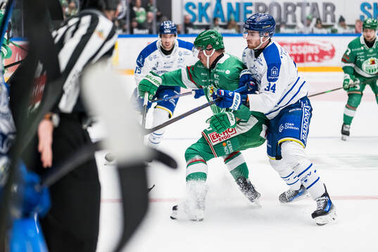 Rögles Carter Ashton och Leksands Peter Cehlarik