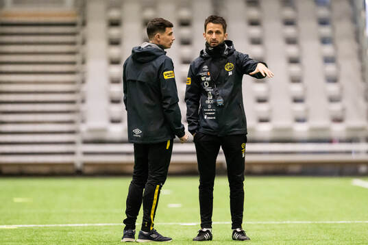 Assisterande tränarna Fredrik Ahlstrand och Javier Agenjo