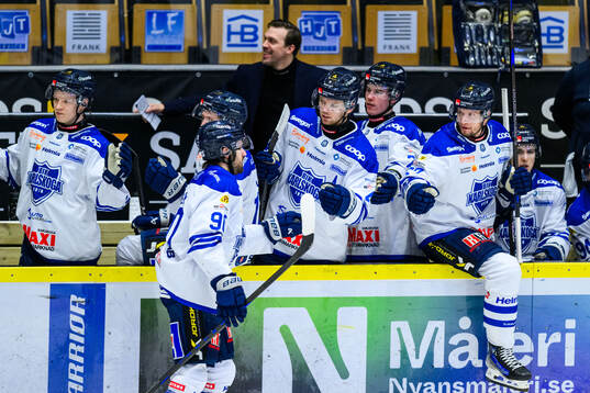 Karlskogas Rikard Olsén jublar