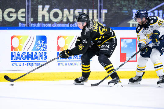 AIKs Gustav Sjöqvist och Södertäljes Sebastian Dyk