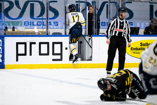Södertäljes Amil Krupic tilldelas utvisning