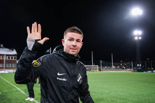 s Mads Døhr Thychosen under en gemensam fotbollsträning med AIK:s herr- och damlag den 7 januari 2025 i Stockholm. 