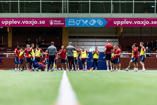 Östers spelare samlas