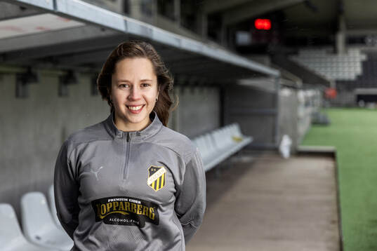 Bla gjennom flere bilder av Fotboll, Damallsvenskan, Häcken, Nyförvärv