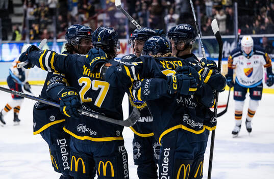 Södertäljes Nicolai Meyer jublar