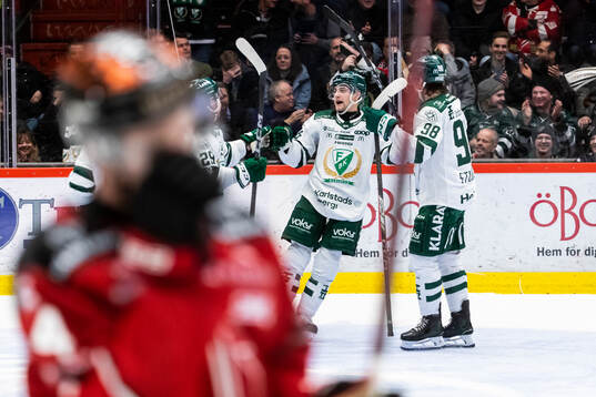 Färjestads Joel Nyström gör 1-4 och jublar
