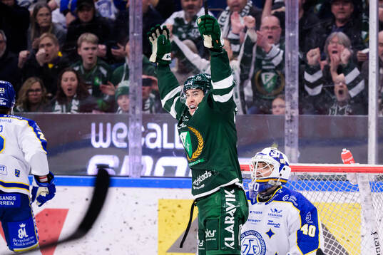 Färjestads Michael Lindqvist jublar