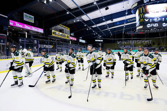 Östersunds spelare jublar