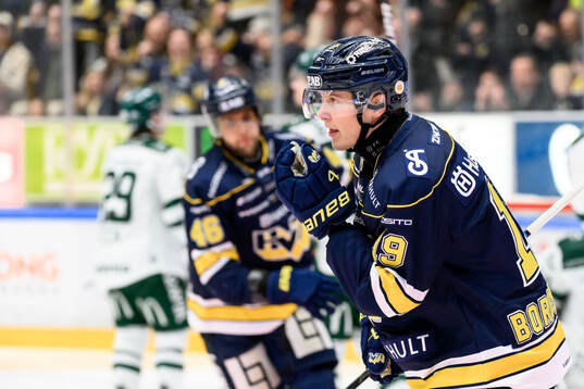 HV71s Henrik Borgström jublar
