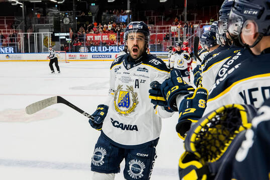Södertäljes Jacob Dahlström jublar 0-1