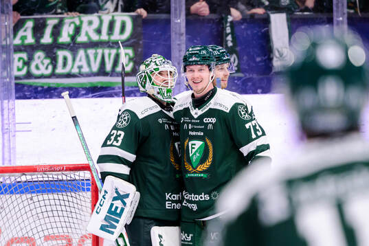 Färjestads målvakt Maxime Lagacé och Adam Ollas Mattsson