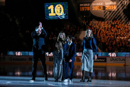 Joakim Lindström hyllas