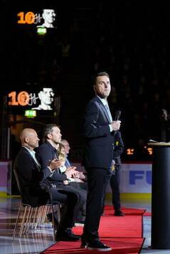 Joakim Lindström hyllas