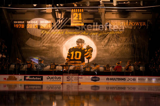 Joakim Lindström hyllas