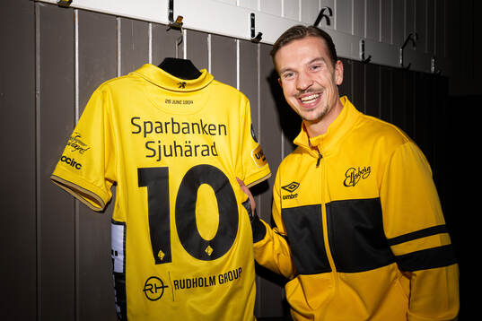 Elfsborgs nyförvärv Simon Olsson poserar för fotografering den 22 januari 2025 i Borås. 