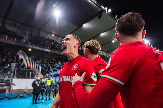 Gustaf Lagerbielke of Twente celebrates after 1-3