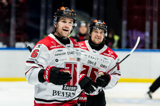 Örebros Filip Berglund jublar