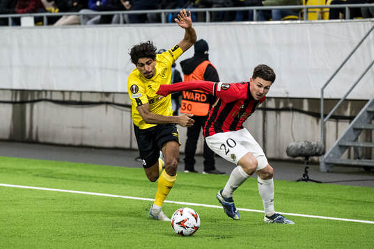 Ahmed Qasem of Elfsborg and Tom Louchet of Nice
