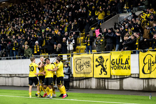 Gustav Henriksson of Elfsborg celebrates with team mates