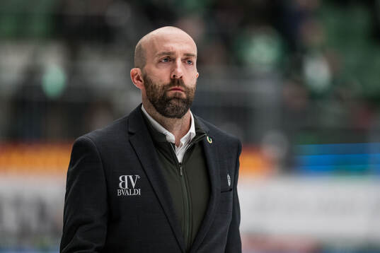 Rögles assisterande tränare Taylor Matson