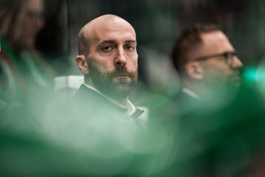 Rögles assisterande tränare Taylor Matson