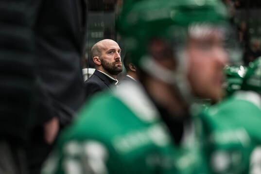 Rögles assisterande tränare Taylor Matson