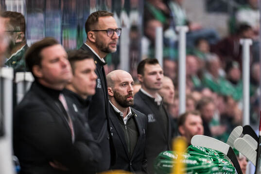 Rögles tränare Roger Hansson, assisterande tränare