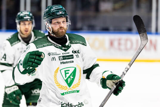 Färjestads Axel Bergkvist jublar