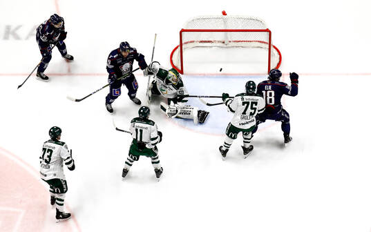 Mål 3-3 av Linköpings Ty Rattie förbi Färjestads