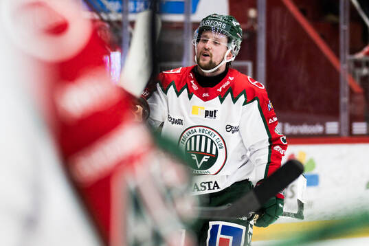 Frölundas Linus Weissbach jublar