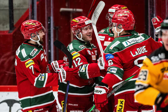 Modos Måns Carlsson jublar med Pontus Näsén, Oscar