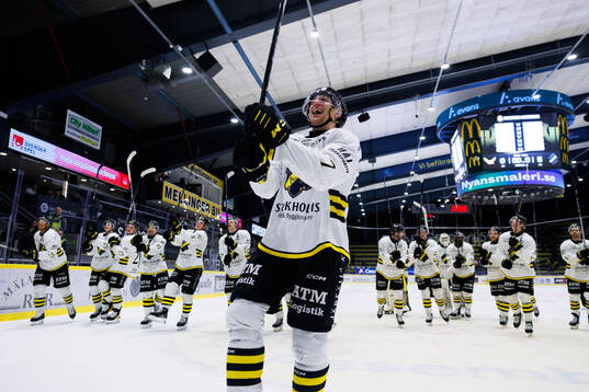 AIKs Filip Windlert jublar