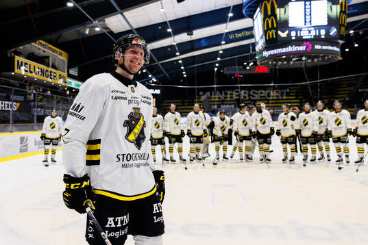 AIKs Filip Windlert jublar