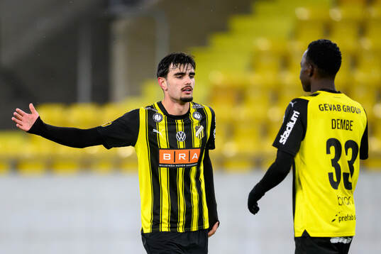 Häckens Nikola Mitrovick jublar