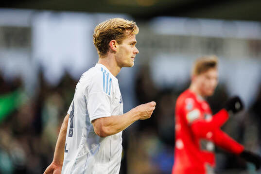 Djurgårdens Hampus Finndell jublar efter 2-3