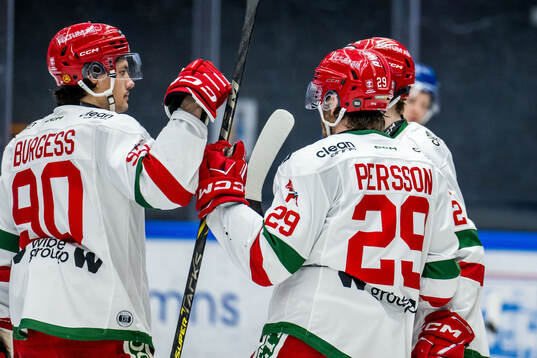 Moras Johan Persson jublar