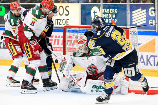 Modos Alexander True och HV71s Tanner Kero och Modos