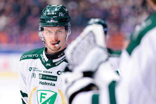 Färjestads Adam Ollas Mattsson jublar